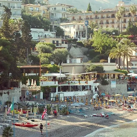 Holiday home Beachfront Penthouse Taormina