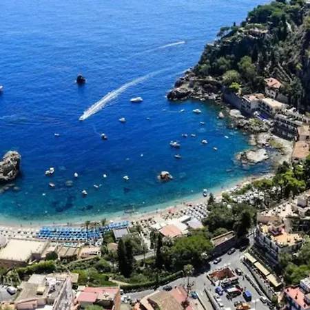Holiday home Beachfront Penthouse Taormina
