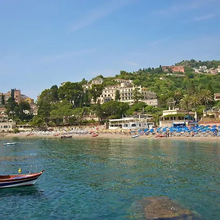 Beachfront Penthouse * Taormina