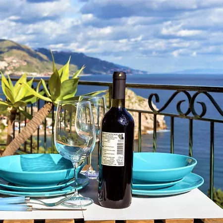 Beachfront Penthouse * Taormina