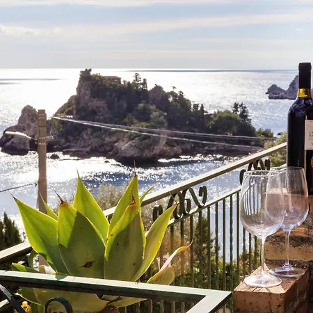 Beachfront Penthouse Holiday home Taormina