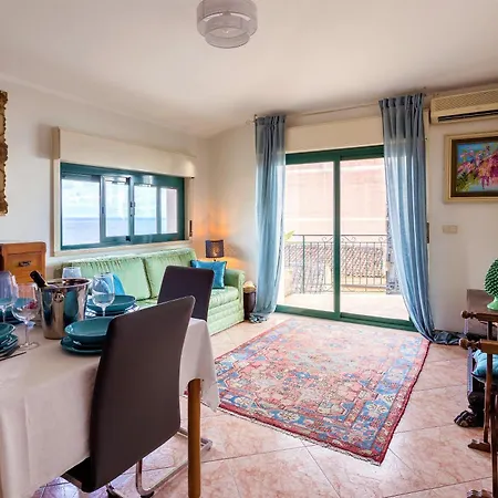 Beachfront Penthouse Holiday home *