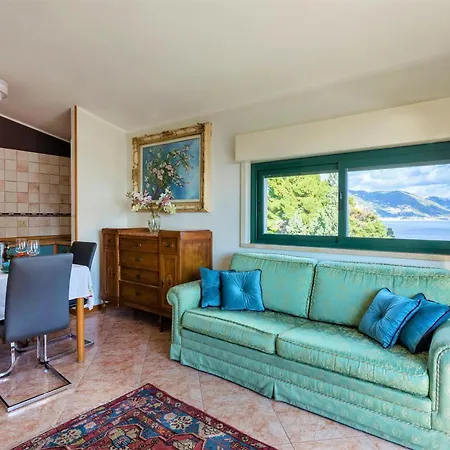 Holiday home Beachfront Penthouse *