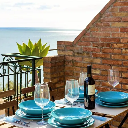 Beachfront Penthouse Holiday home *