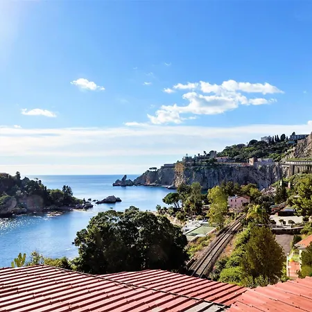 Holiday home Beachfront Penthouse Taormina