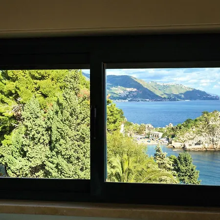 Holiday home Beachfront Penthouse Taormina